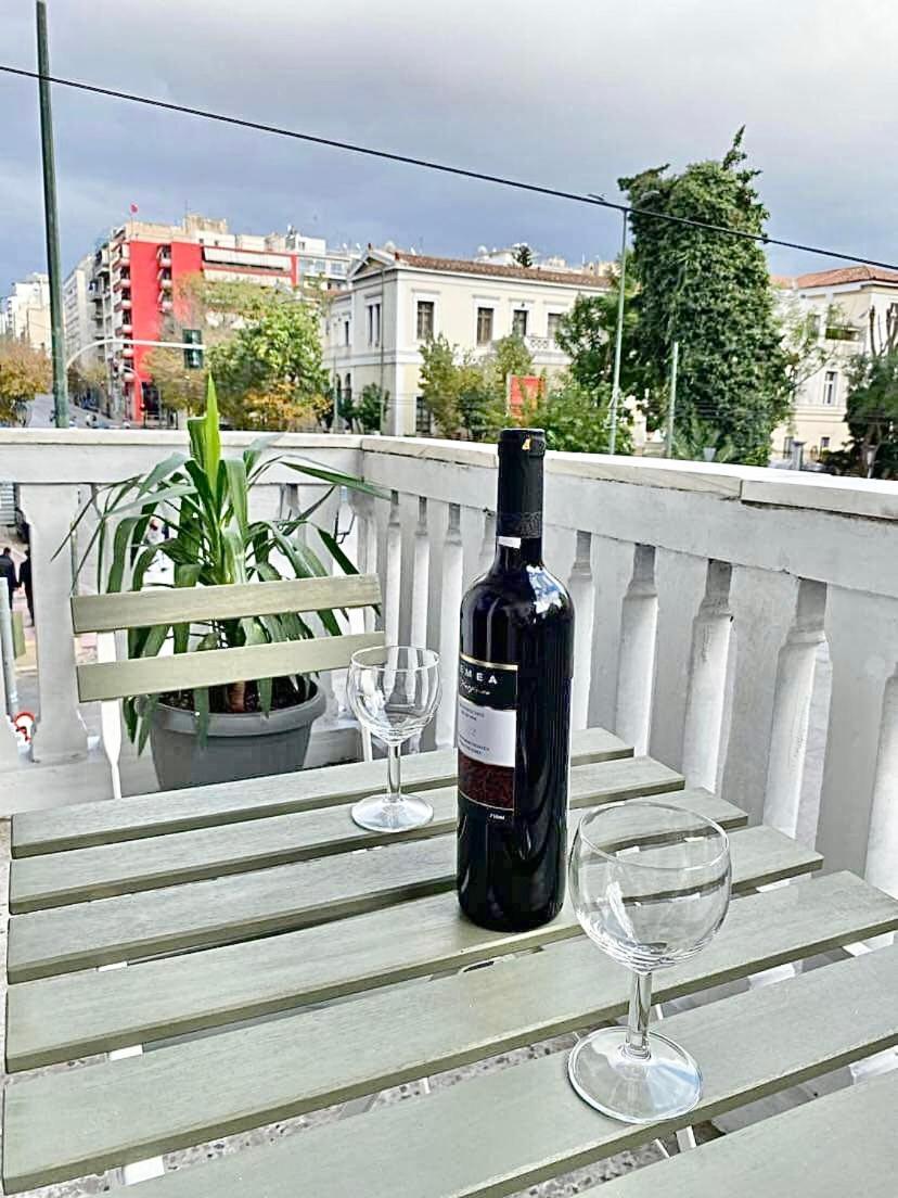 Comfortable Apartment In The City Center Афины Экстерьер фото