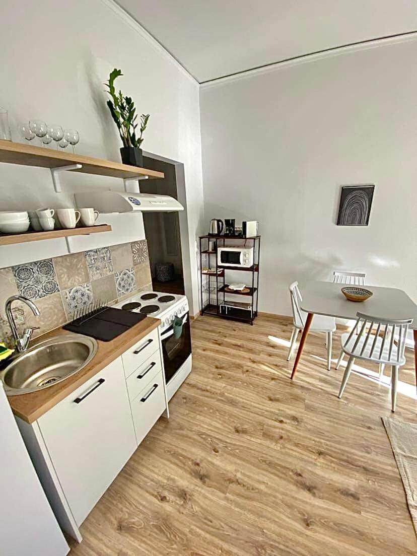 Comfortable Apartment In The City Center Афины Экстерьер фото